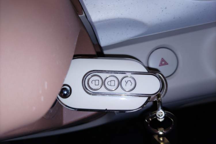 Used Wuling Hongguang MINIEV 2024 3rd Generation 215km Advanced Version
