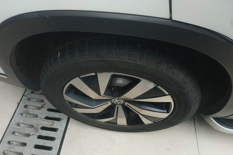 Used Volkswagen Tayron 2019 330TSI Two-Wheel-Drive Luxury Version China V Emission Standard