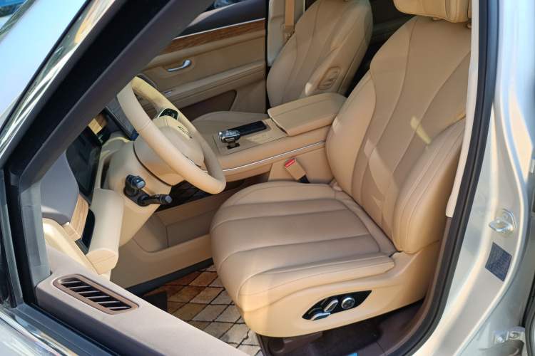 Used Hima AITO M7 2024 1.5T Intelligent Driving 4WD Max Edition 5 Seats
