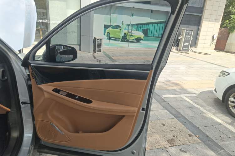 Used  L7 2025 EM-i 115km Exploration+ Edition
