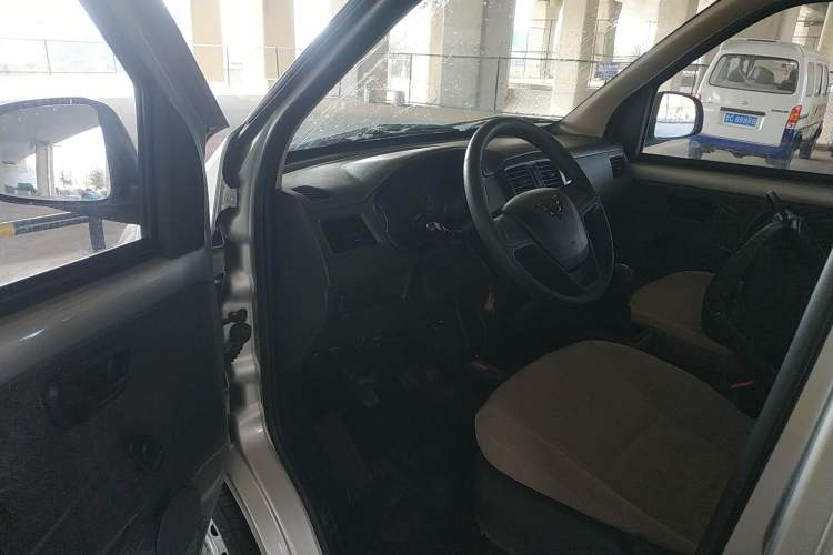 Used Wuling Rongguang S 2023 1.5L Basic Enclosed-Window Vehicle 2 Seats