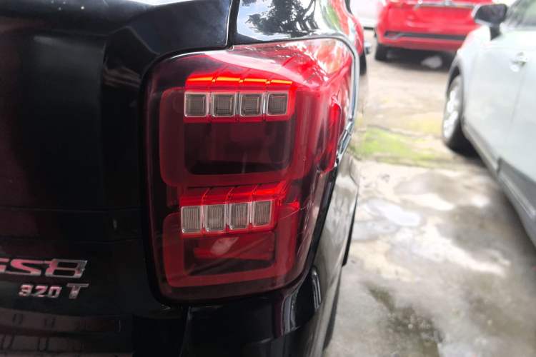 Used GAC Trumpchi GS8 2017 320T Two-Wheel Drive Luxury Smart Connectivity Version (7 Seats)
