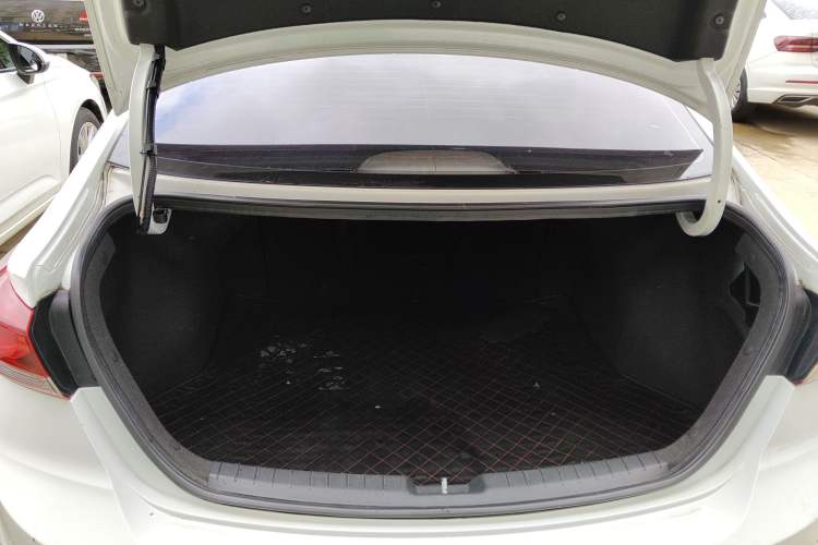 Used Hyundai Elantra 2018 1.4T Dual-Clutch Xuan Dong · Dynamic Edition
