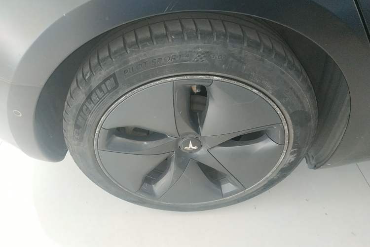 Used Tesla Model 3 2019 Standard Range Rear-Drive Upgraded Version
