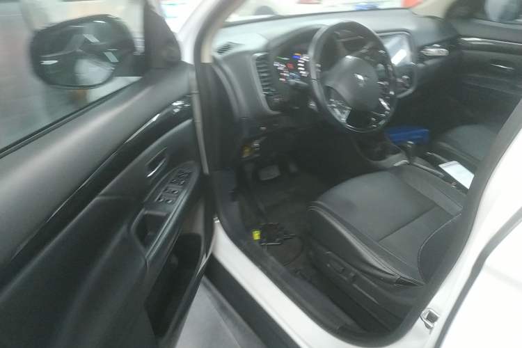 Used Mitsubishi Outlander 2016 2.4L 4x4 Elite Edition 5 Seats