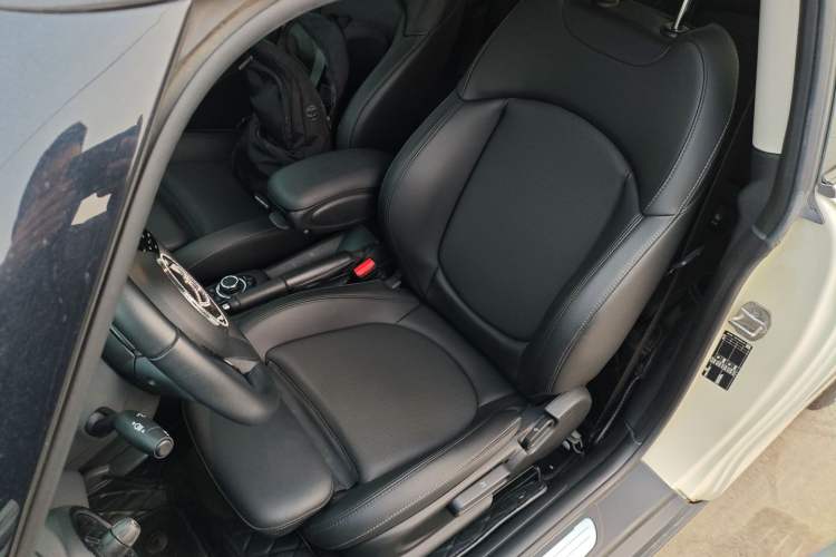 Used  MINI 2023 1.5T COOPER Artist