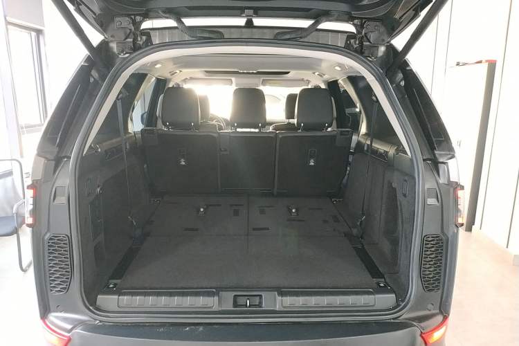 Used Land Rover Discovery 2018 3.0 SC V6 SE
