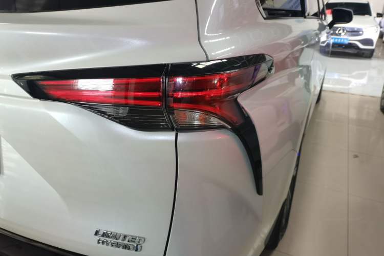 Used Toyota Sienna 2021 2.5L Hybrid Premium Edition