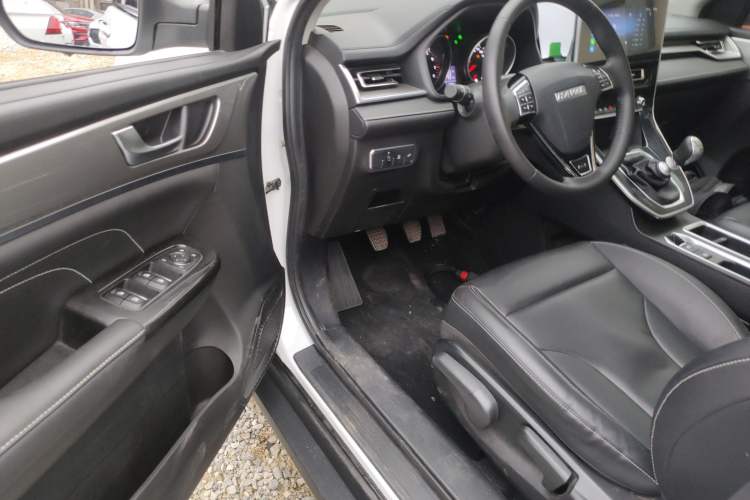 Used Haval M6 2023 PLUS 1.5T Manual Luxury Smart Connectivity Model
