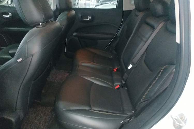 Used  Compass 2017 200T Automatic Family Edition
