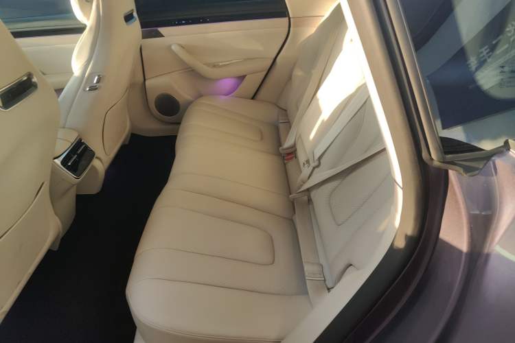 Used Hima Luxeed S7 2025 855 km Max
