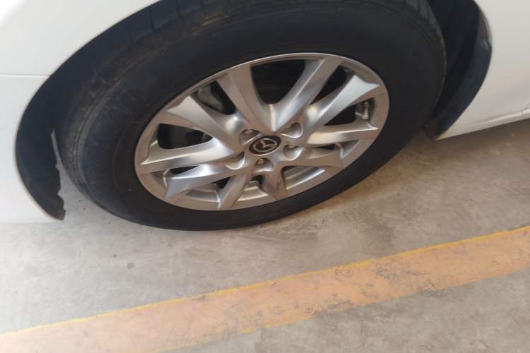 Used Mazda Mazda 3 Axela 2019 Cloud-Controlled Version Hatchback 1.5L Automatic Comfort Model Emission Standard China V
