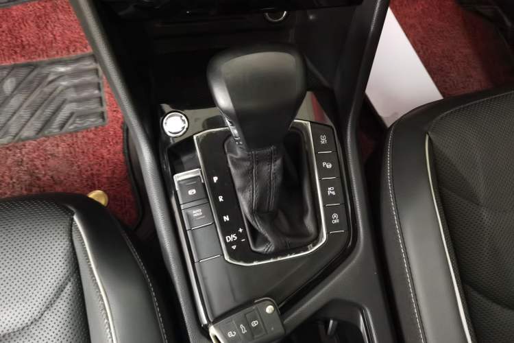 Used Volkswagen Tiguan L 2021 330TSI Automatic Two-Wheel Drive R-Line Flagship Edition
