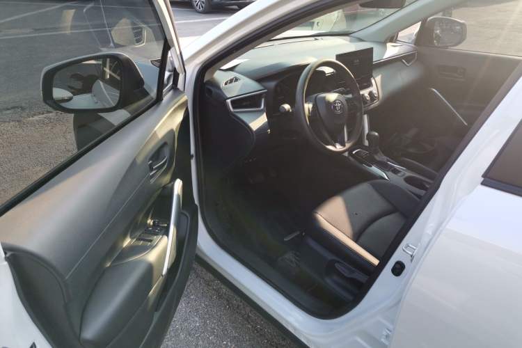 Used Toyota Corolla Cross 2024 2.0L Pioneer Edition
