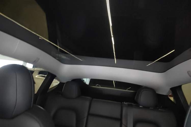 Used Tesla Model Y 2021 Long-Range All-Wheel-Drive Version 3D7