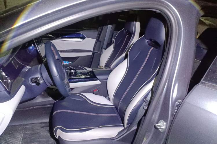 Used BYD Qin PLUS 2021 DM-i 120KM Flagship Model
