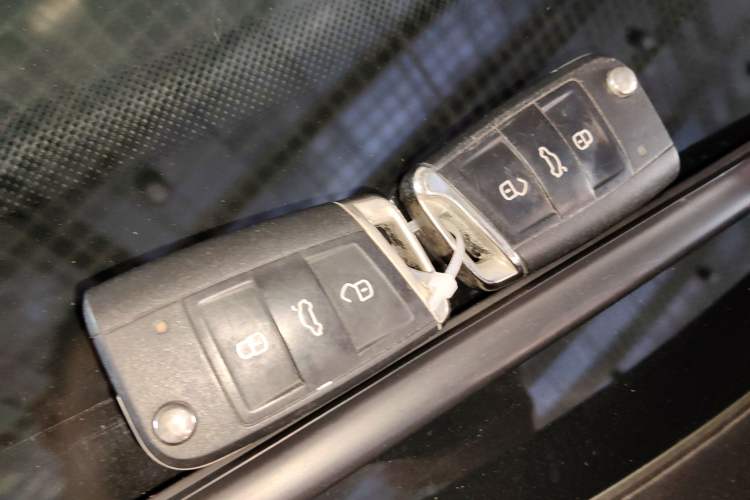 Used Volkswagen Tiguan L 2021 330TSI Automatic Two-Wheel Drive Smart Edition
