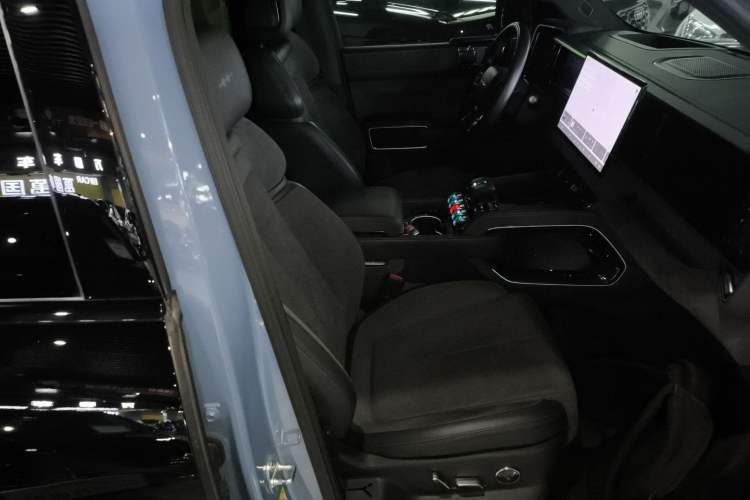 Used  Leopard 5 2023 Cloud Ride Flagship Edition
