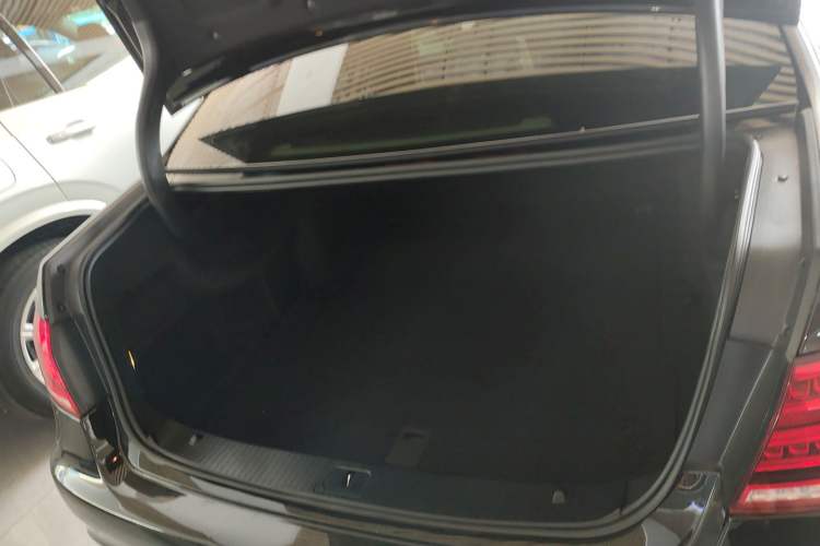 Used Mercedes-Benz E-Class 2015 Revised E 260 L Sporty and Stylish Edition
