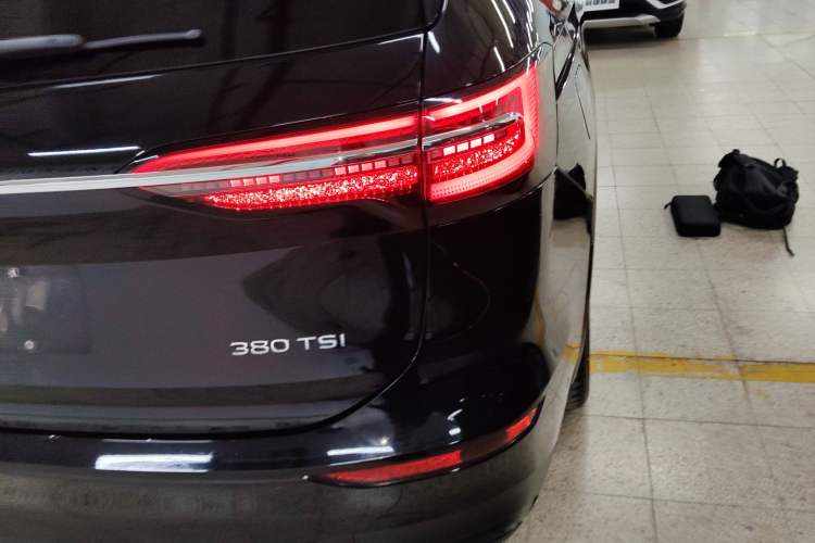 Used Volkswagen Viloran 2024 380TSI Luxury Edition
