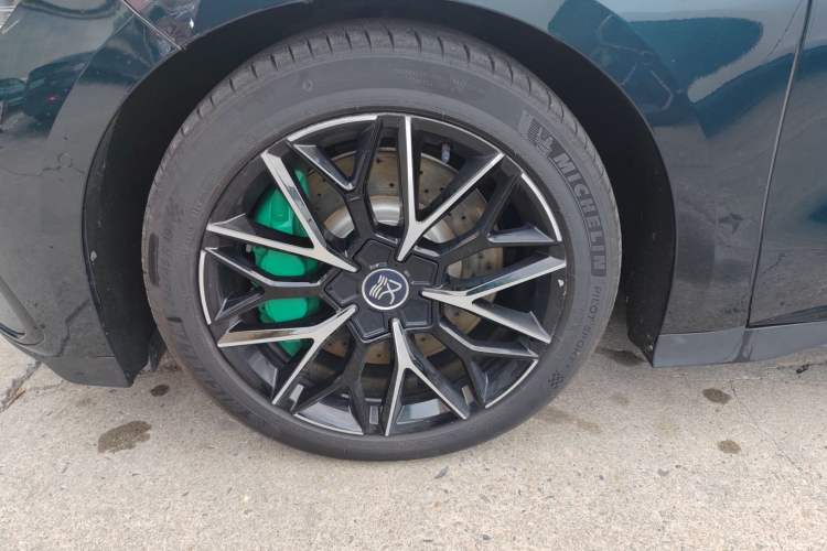 Used BYD Han 2022 EV 610 km All-Wheel-Drive Qianshan Cui Limited Edition
