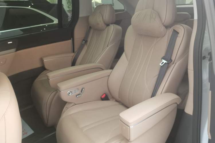 Used XPeng X9 2024 702 Ultra-Long Range Max
