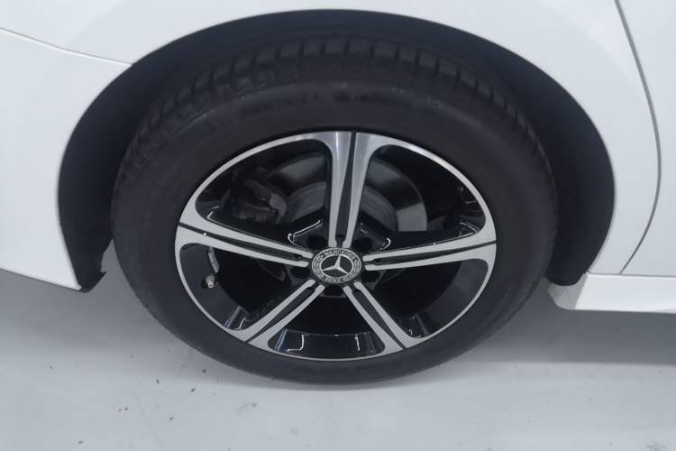 Used Mercedes-Benz A-Class 2022 Revised Version A 200 L Sport Sedan Fashionable Style
