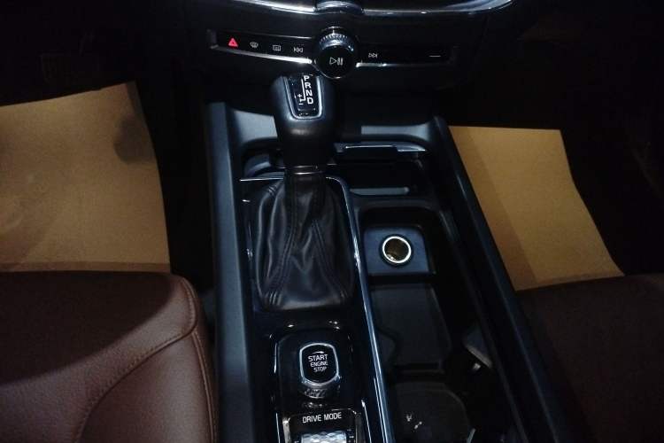 Used Volvo XC60 2019 T5 4x4 Zhiyuan Edition China VI Standard