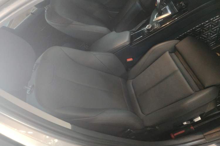 Used BMW 3 Series 2018 320Li Fashion Model
