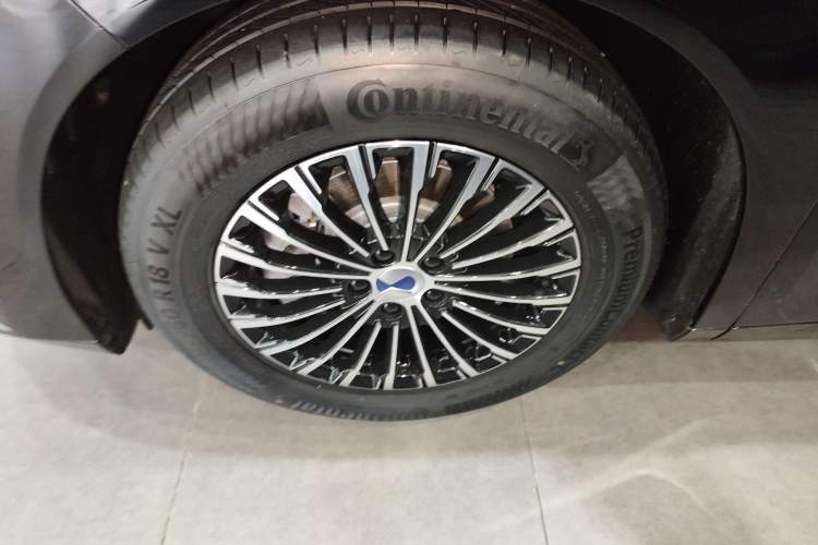 Used Denza D9 2024 DM-i 1050 Luxury Model