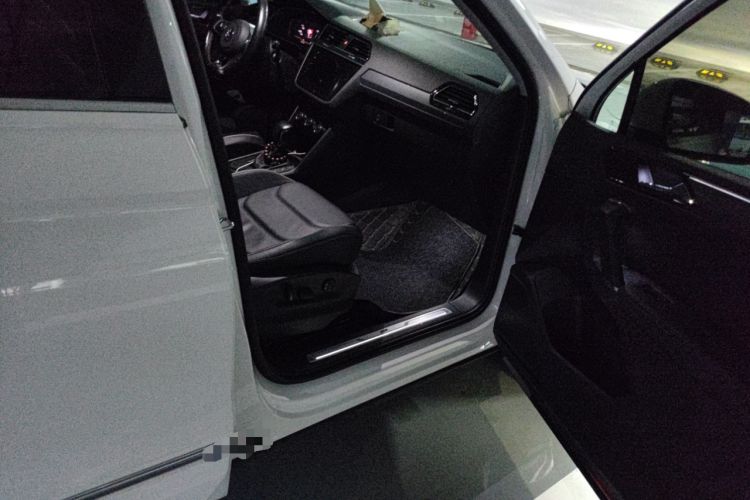 Used Volkswagen Tiguan L 2019 330TSI Automatic Two-Wheel Drive R-Line Flagship Edition China V Standard
