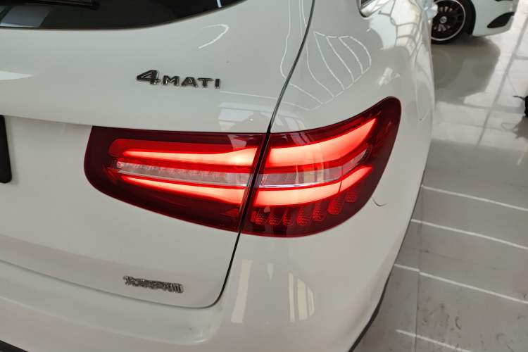 Used Mercedes-Benz GLC 2017 GLC 260 4MATIC Dynamic Edition
