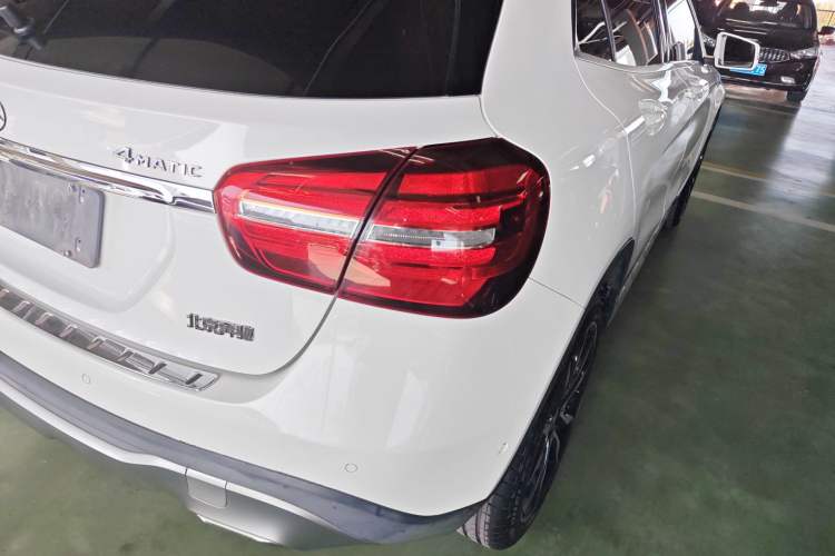 Used Mercedes-Benz GLA 2017 GLA 220 4MATIC Luxury Model
