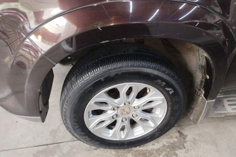 Used JMC Yusheng S350 2016 2.0T Automatic Two-Wheel Drive Gasoline Luxury Edition 5 Seats
