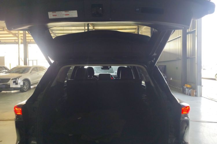 Used Toyota Highlander 2022 Dual-Engine 2.5L Four-Wheel Drive Prestige Version 7 Seats