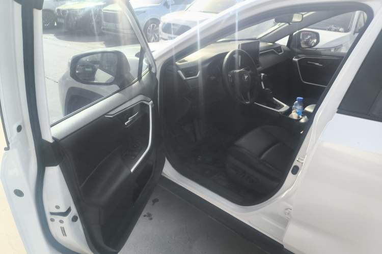 Used Toyota Wildlander 2020 2.0L CVT Two-Wheel Drive Luxury Edition
