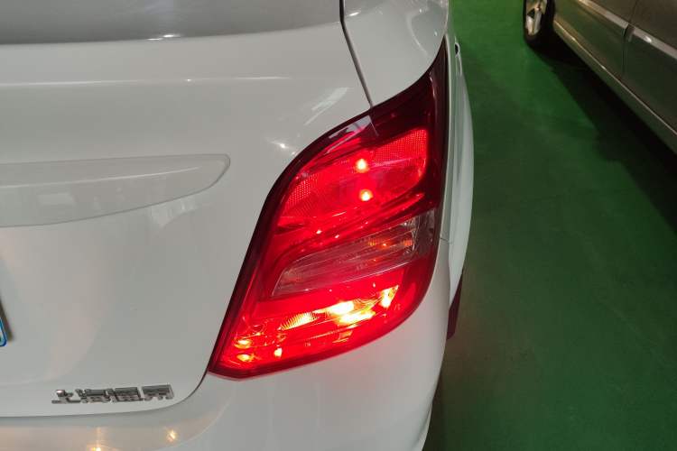 Used Chevrolet Aveo Sonic 2014 Sedan 1.4SL MT Comfort Edition