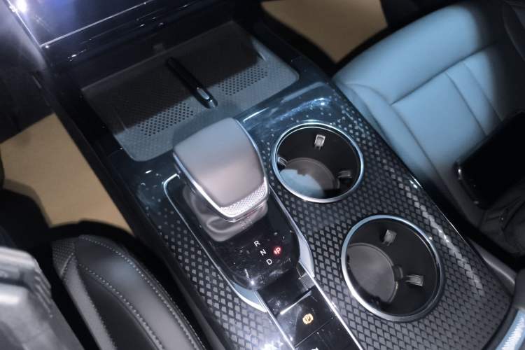 Used Hongqi HS3 PHEV 2024 PHEV 115km Jingwei Edition
