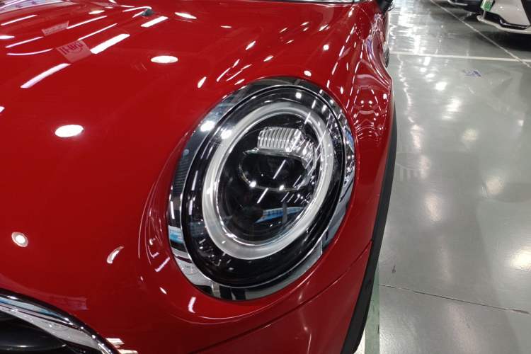 Used  MINI 2018 1.5T COOPER Artist Five-Door Edition
