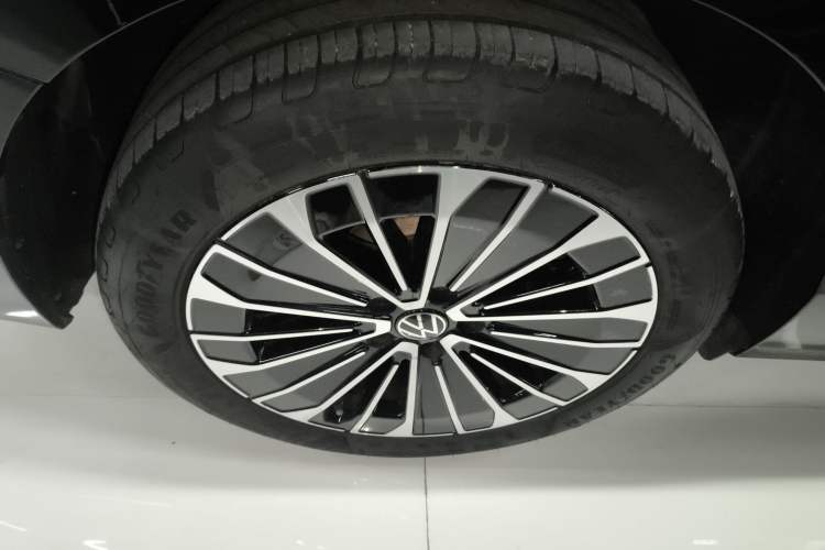 Used Volkswagen Magotan 2024 380TSI DSG Prestige Edition DaMai Package