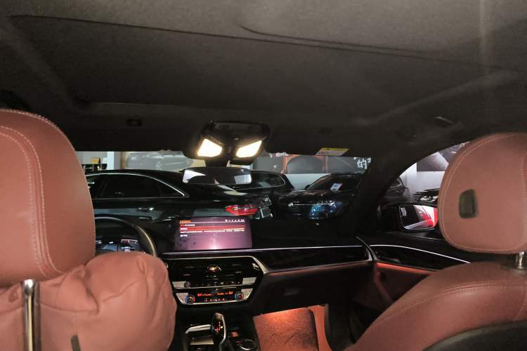 Used BMW 5 Series 2021 525Li M Sport Package