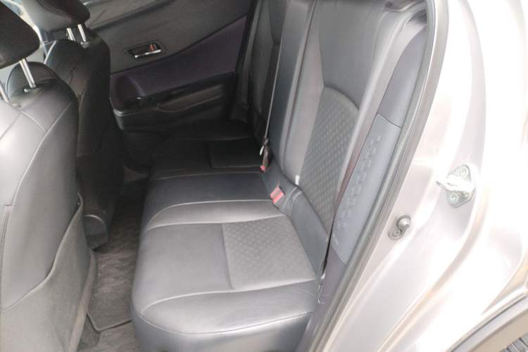 Used Toyota IZOA 2018 2.0L Yichi Version China VI Standard