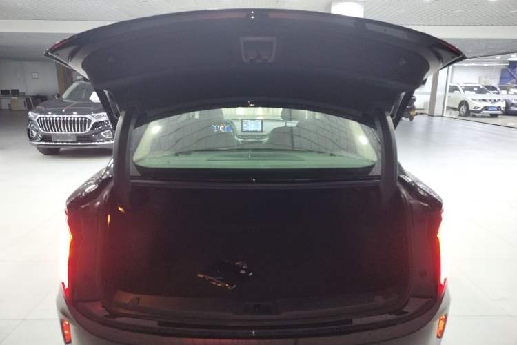 Used Hongqi E-QM5 2024 610 km PLUS
