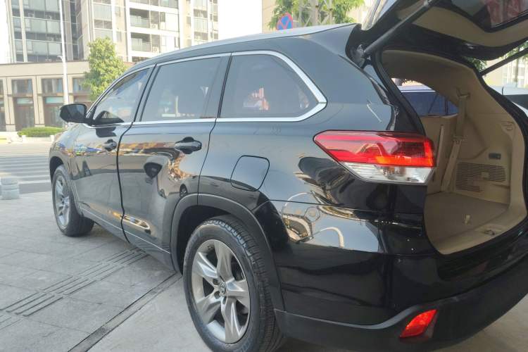 Used Toyota Highlander 2018 2.0T Four-Wheel Drive Luxury Edition 7 Seats China V Emission Standard