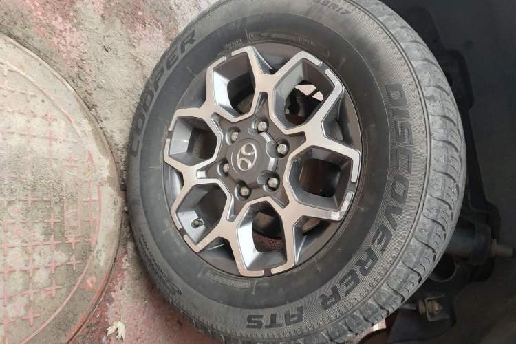 Used Beijing Auto BJ40 2018 PLUS 2.3T Automatic Four-Wheel Drive Premium Edition China V
