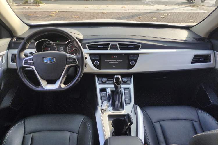 Used Geely Auto Emgrand X7 Sport 2018 1.8TD Automatic Two-Wheel Drive Zhiya Model
