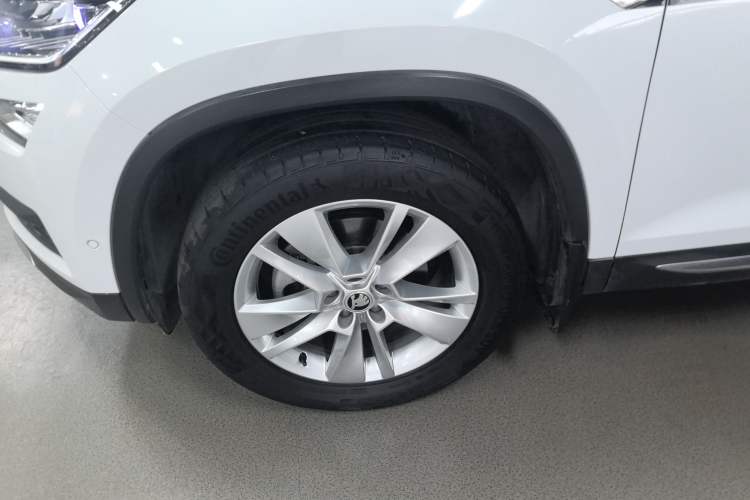 Used Skoda Kodiaq 2019 Facelifted TSI330 5-Seater Two-Wheel-Drive Luxury Enjoyment Edition China VI Standard
