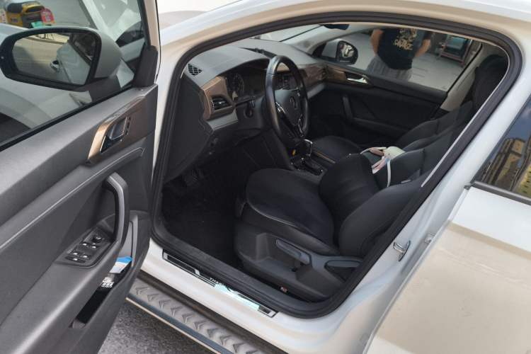 Used Volkswagen Tharu 2021 280TSI Two-Wheel Drive Comfort Edition
