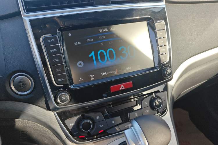 Used Haval M6 2019 1.5T DCT Two-Wheel Drive Elite Version China VI Standard
