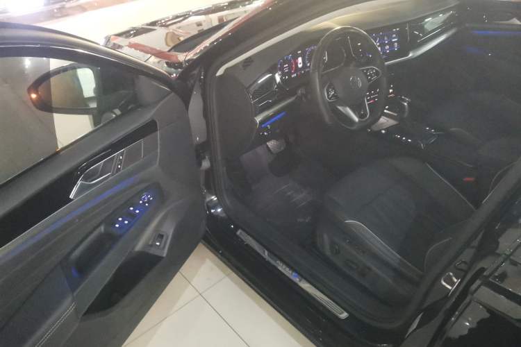 Used Volkswagen Passat 2022 330TSI Starry Luxury Edition
